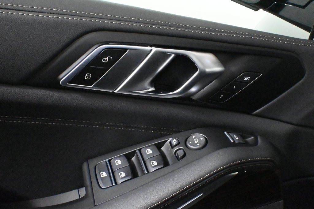 Used 2026 Black BMW xDrive50e image 32