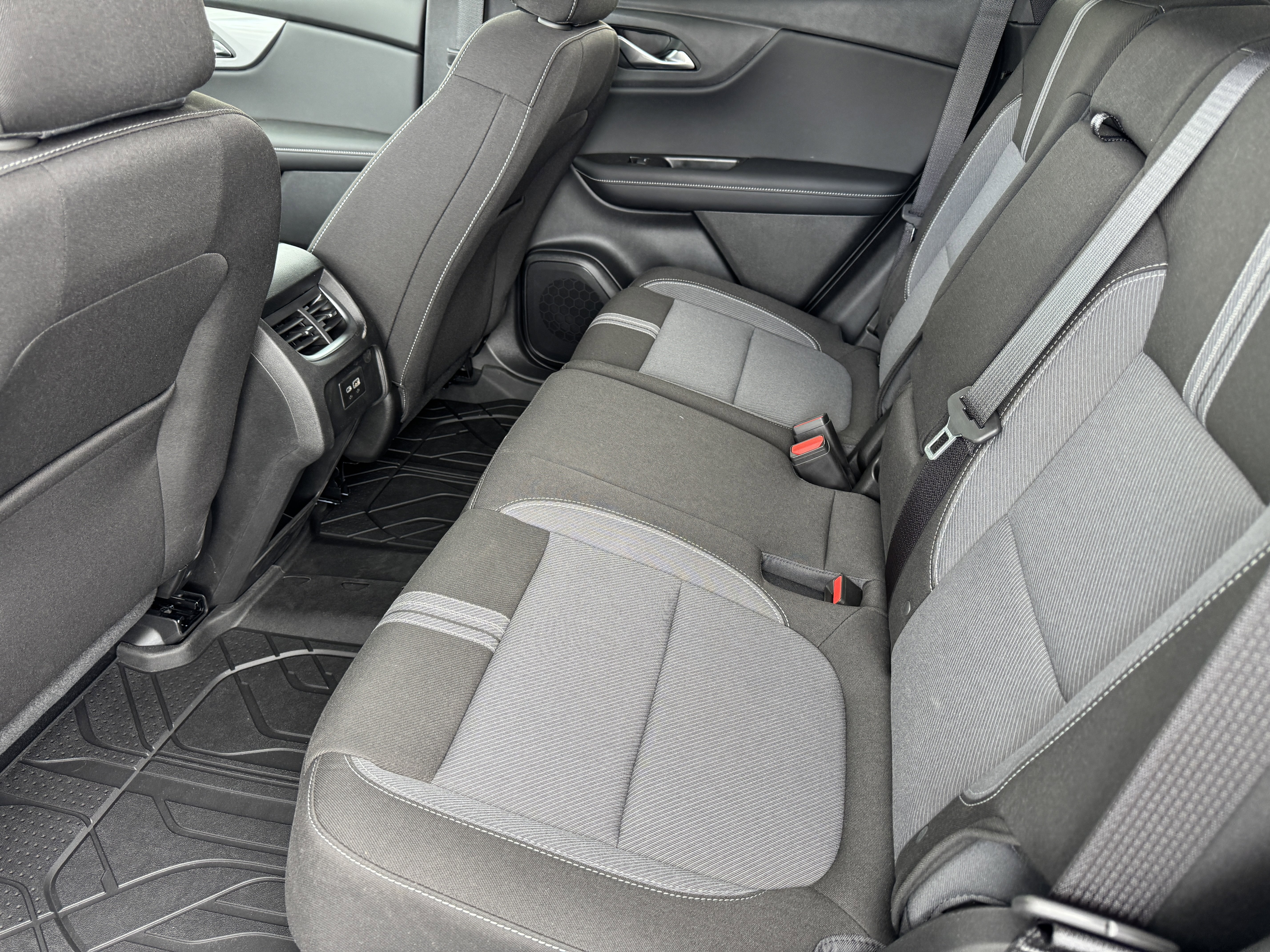 2025 Chevrolet Blazer 2LT - Photo 14