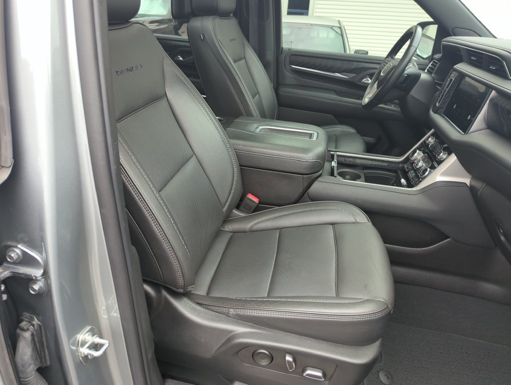 Used 2023 Silver GMC Denali image 40
