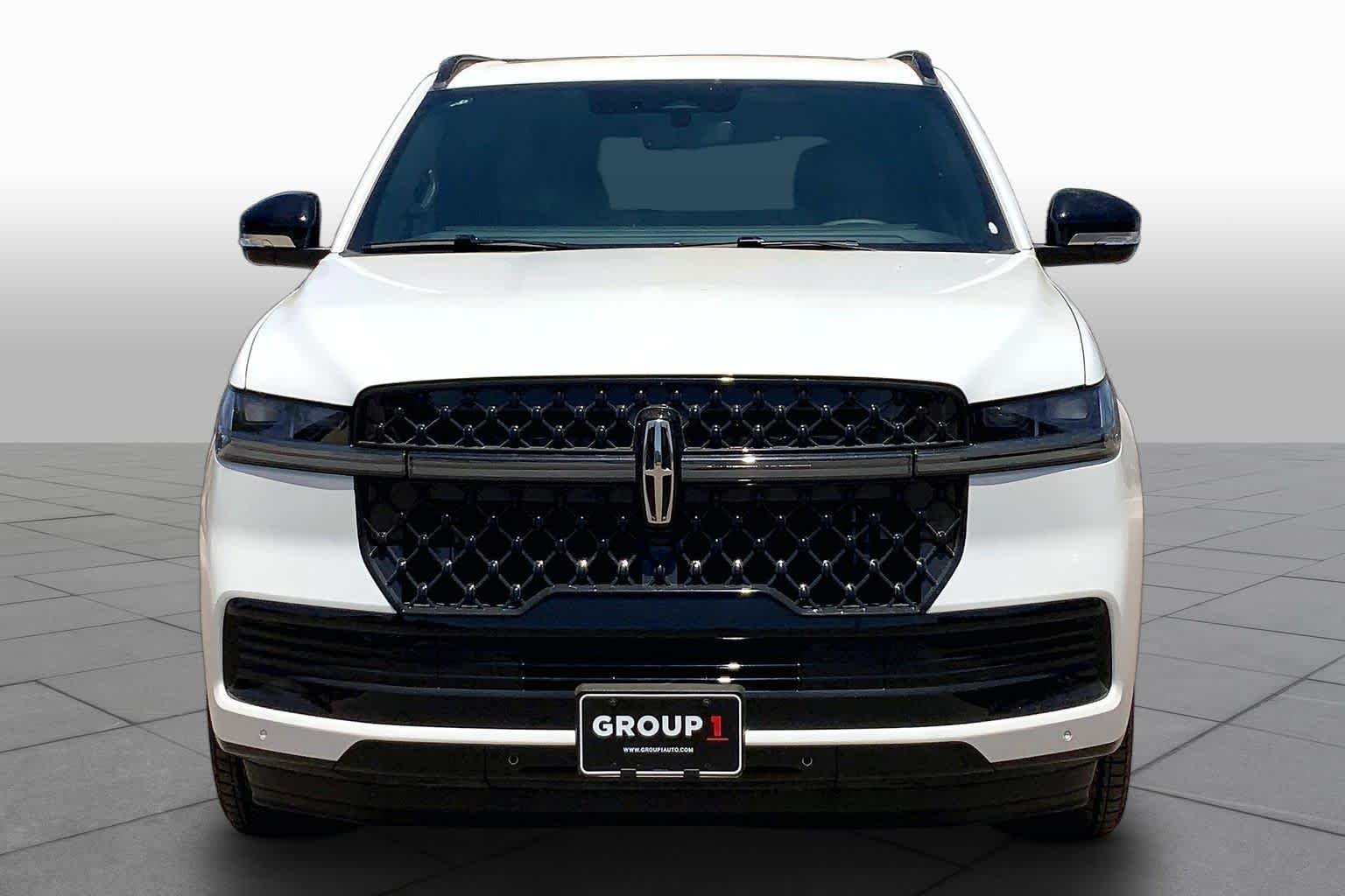 New 2026 Pristine White Metallic Tri-Coat Lincoln Reserve image 3