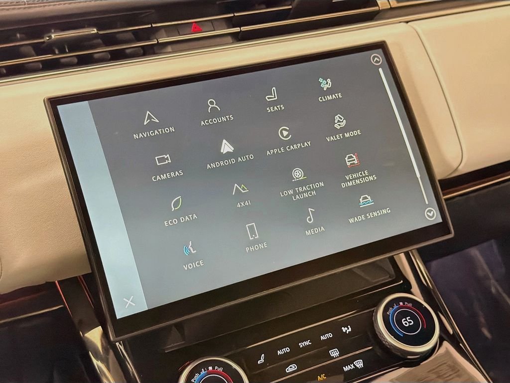 Certified Used 2023  Land Rover SE Dynamic image 15
