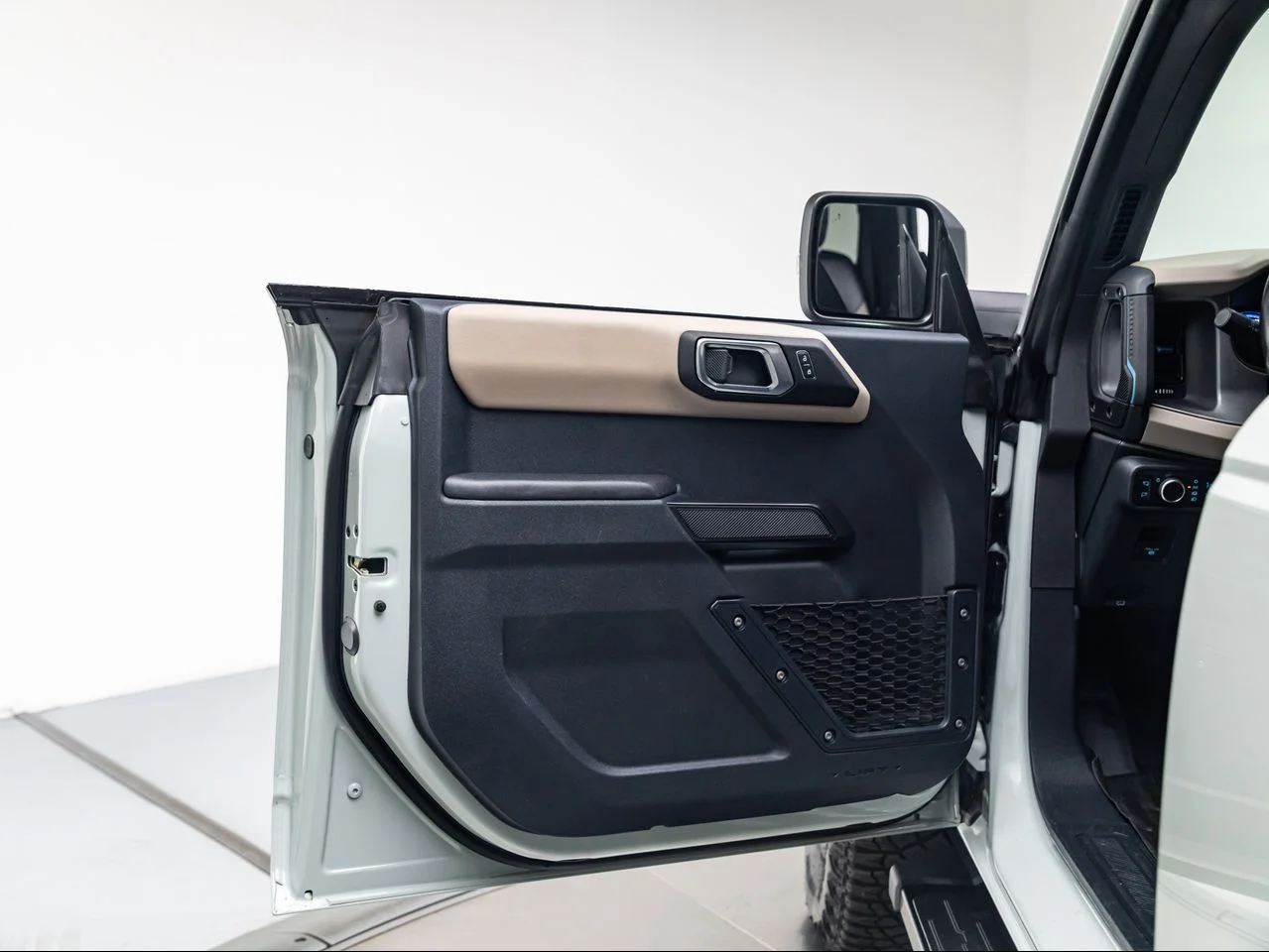 Used 2024 Cactus Gray Ford Wildtrak image 25