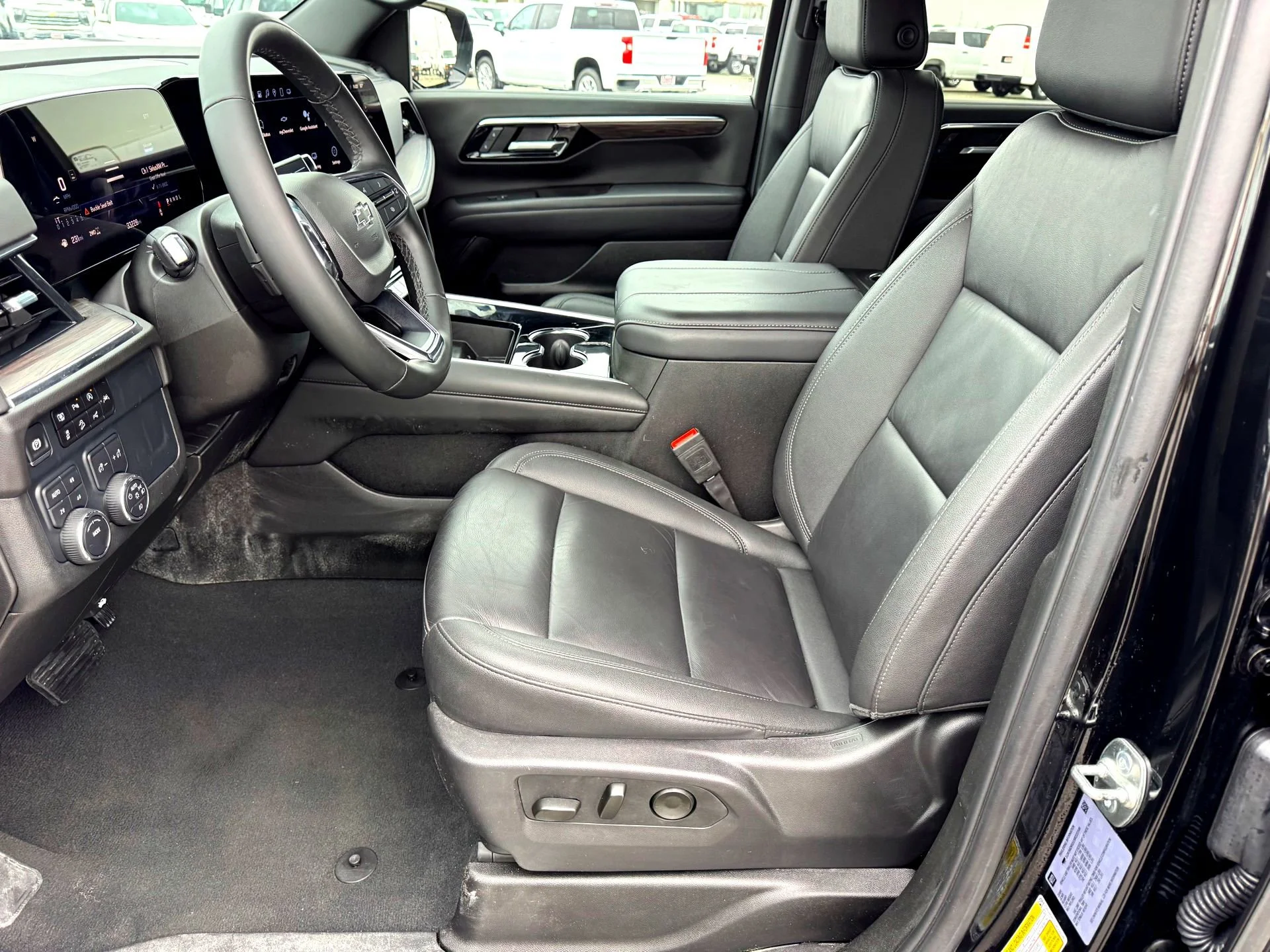 Used 2025 Black Chevrolet Z71 image 13