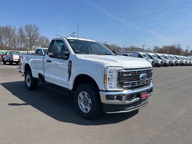 2026 Ford Super Duty F-350® XLT