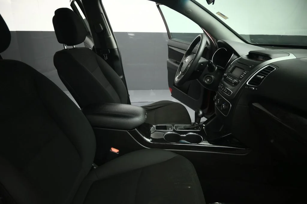 Used 2015 Red Kia LX image 50