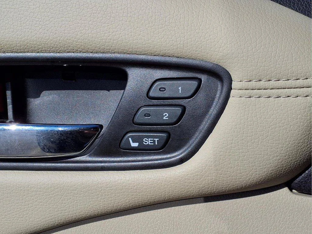 Used 2016 Crystal Black Pearl Acura FWD 4dr Tech Pkg image 46