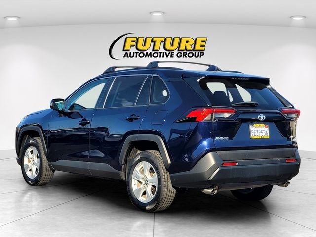Used 2020  Toyota XLE image 5