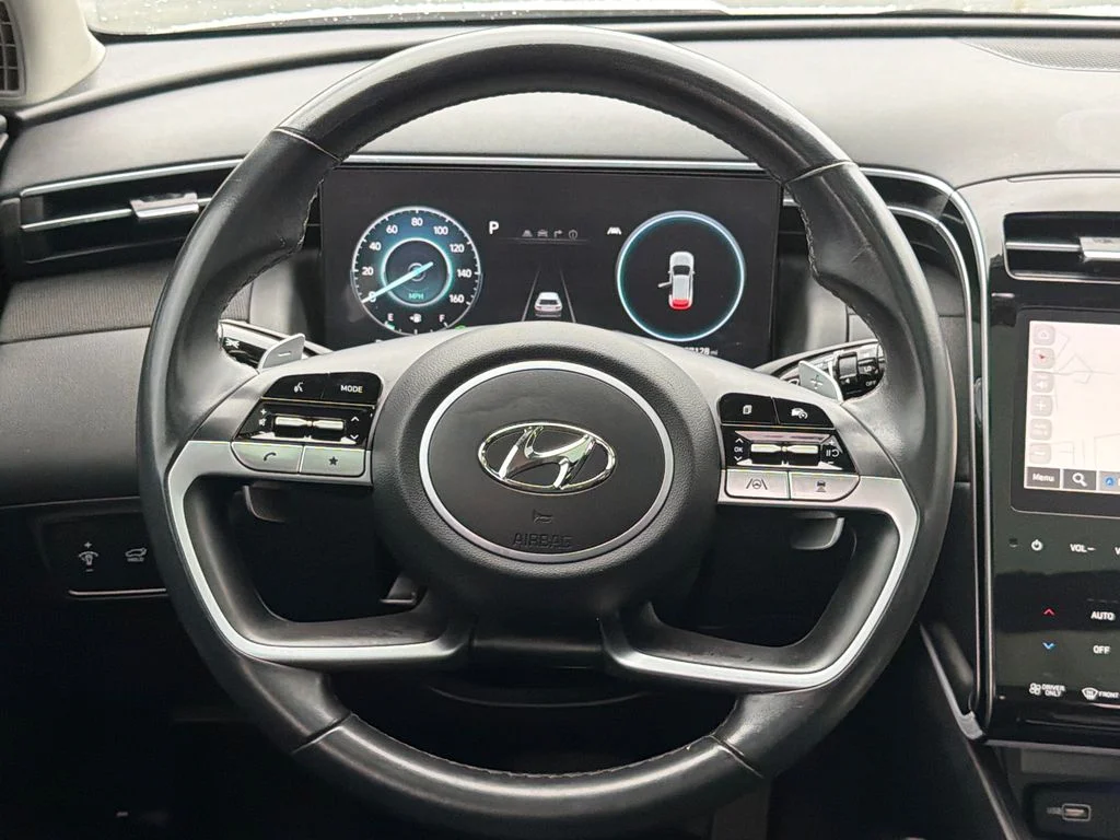 Used 2023 White Hyundai SEL Convenience image 24