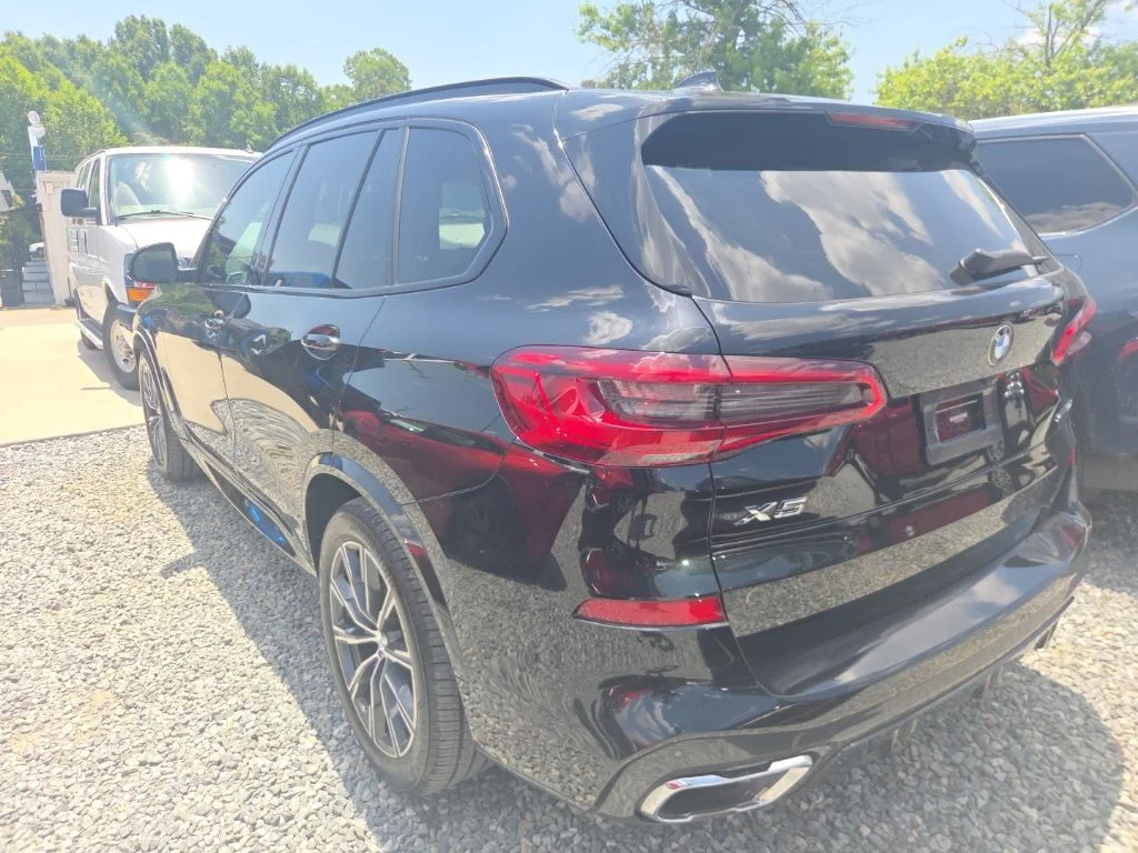 Used 2020 Black BMW sDrive40i image 5