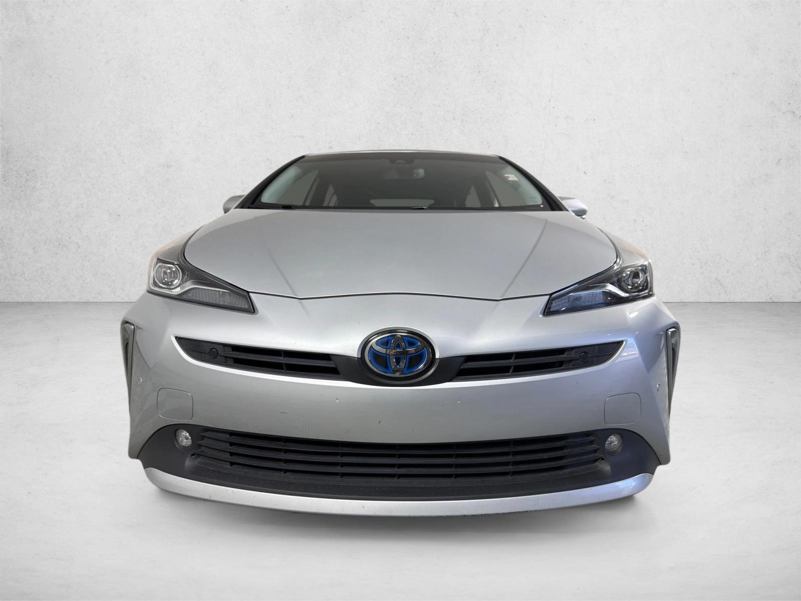 Certified Used 2022 Classic Silver Metallic Toyota XLE image 8