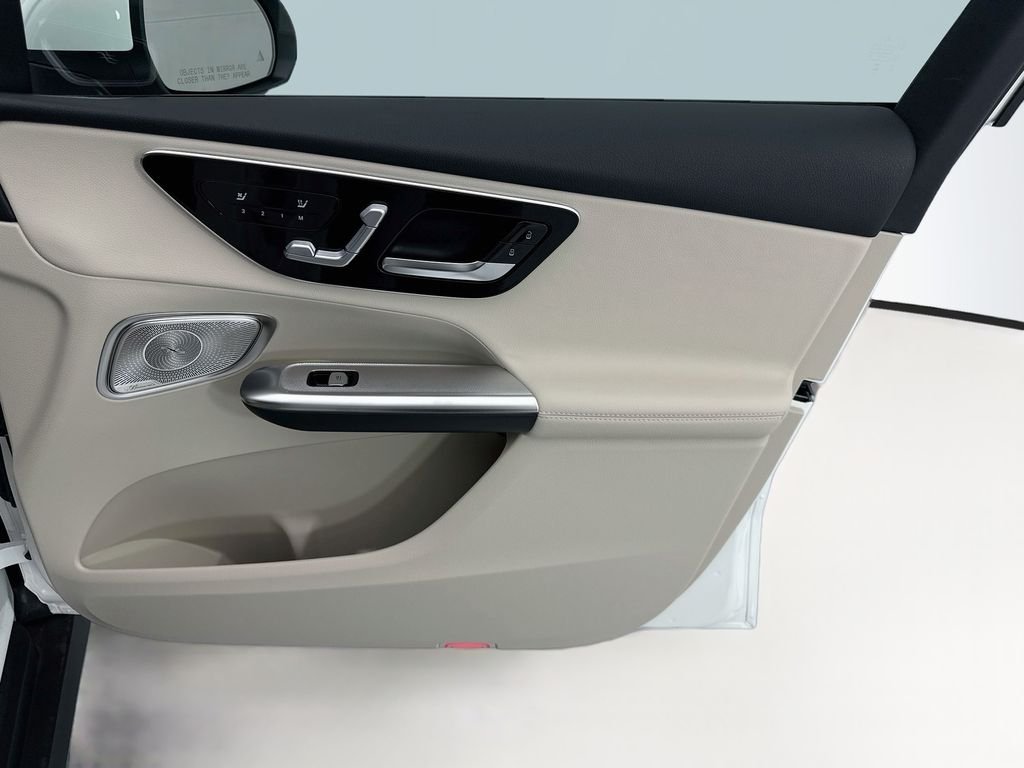 New 2027 Polar White Mercedes-Benz GLC 300 image 24