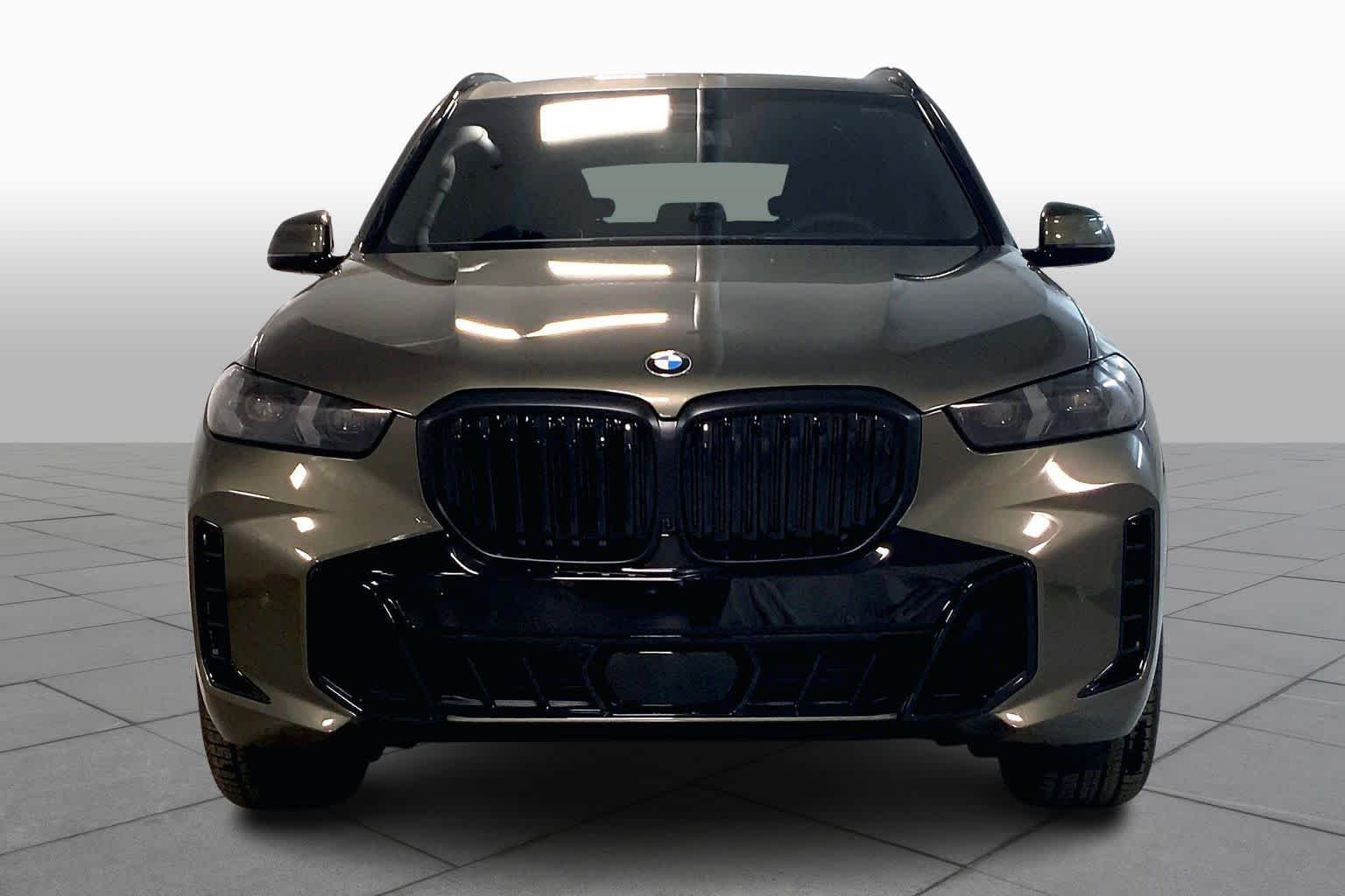New 2026 Manhattan Green Metallic BMW xDrive40i image 3