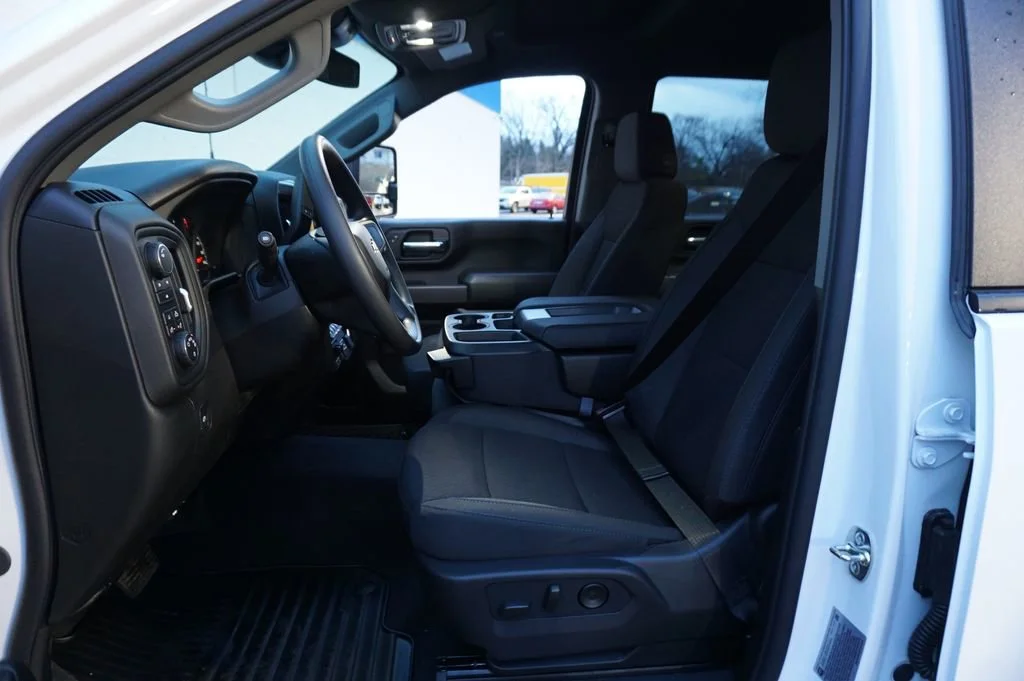 2026 Chevrolet Silverado 2500 HD Custom - Photo 10
