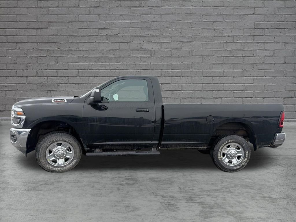 New 2026 Diamond Black Crystal Pearl-Coat Exterior Paint RAM Tradesman image 4