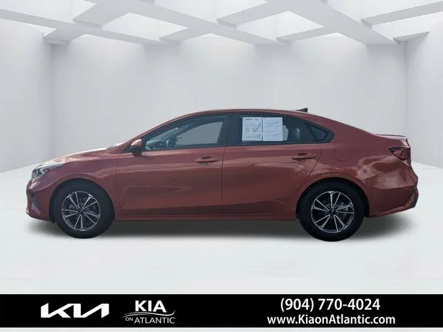 2023 Kia Forte LXS - Photo 6