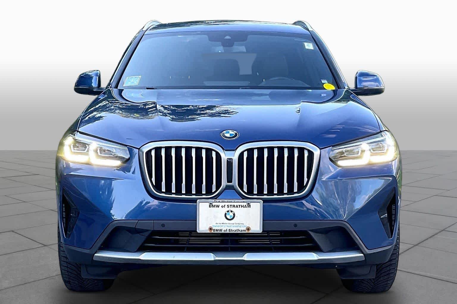 Used 2022 Phytonic Blue Metallic BMW xDrive30i image 3