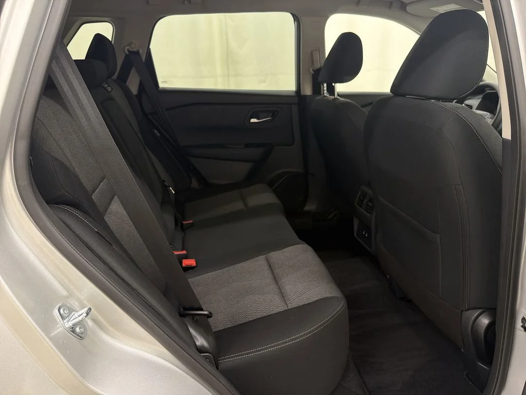 2025 Nissan Rogue SV - Photo 19