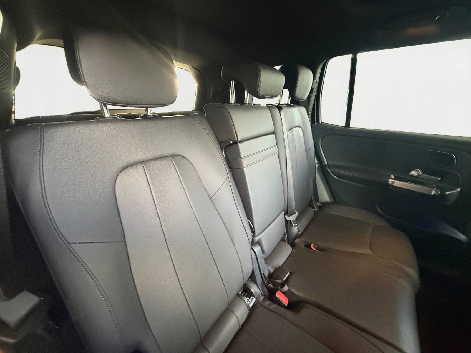 New 2026 Cosmos Black Metallic Mercedes-Benz GLB 250 image 18