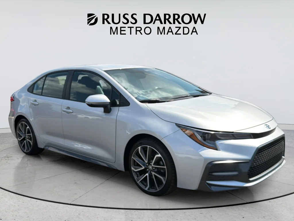 Used 2020 Silver Toyota SE image 7