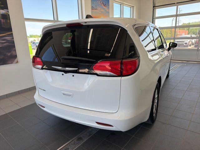 Used 2023 White Chrysler LX image 5