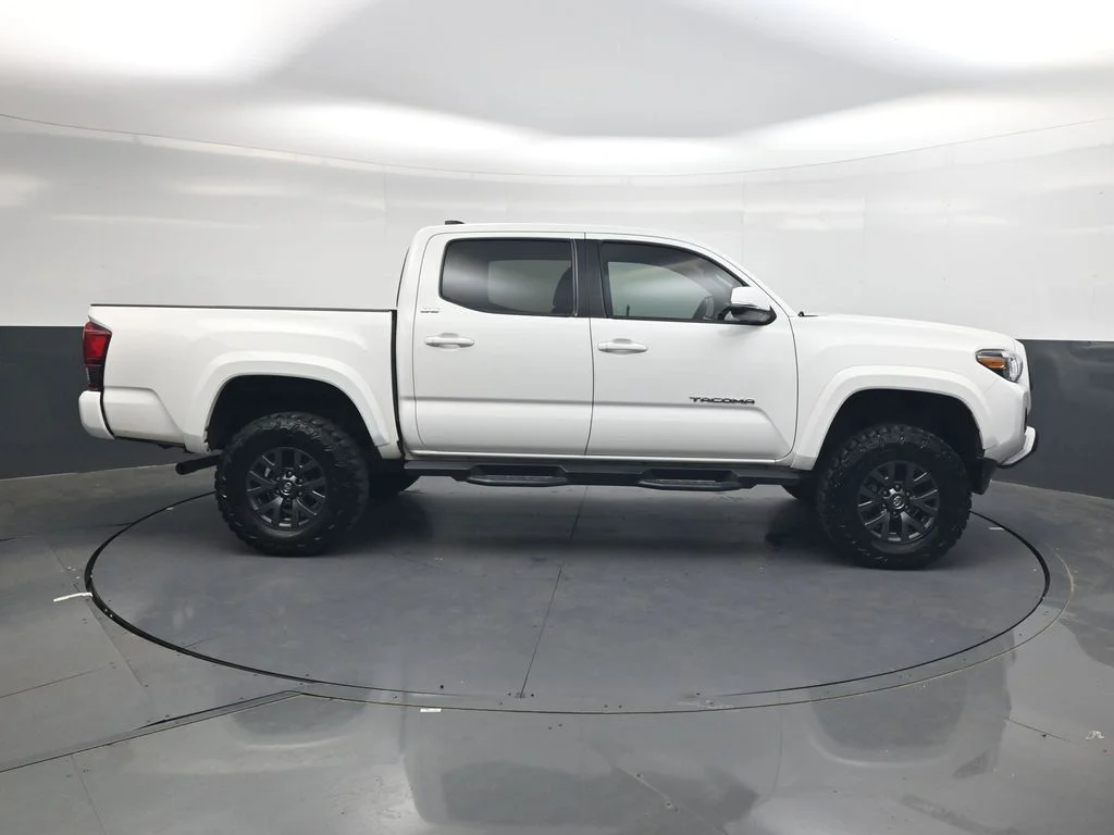 Used 2023 White Toyota SR5 image 3