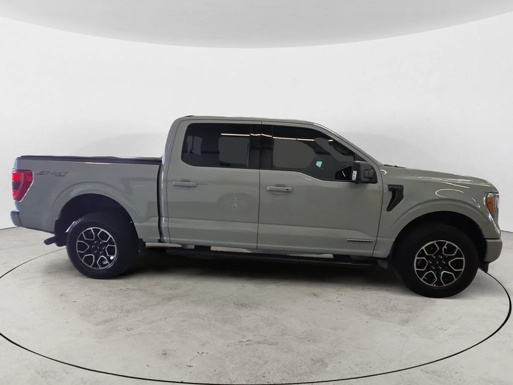Used 2023 White Ford XLT image 4