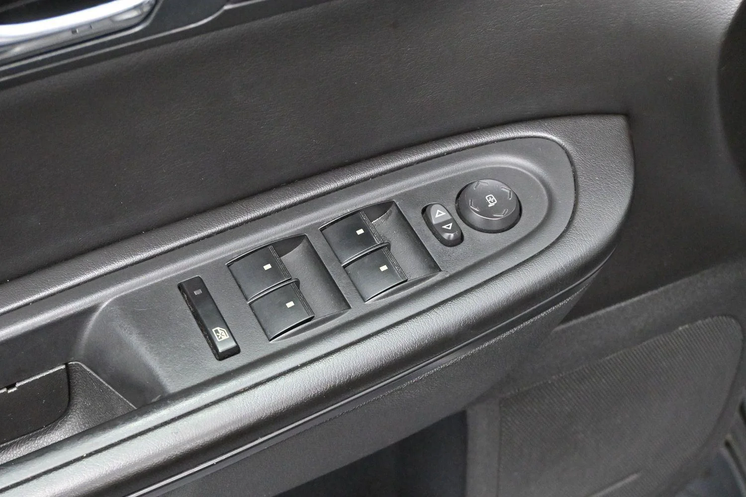 Used 2016 Tungsten Metallic Chevrolet LT image 11