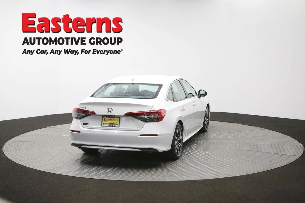 Used 2023 White Honda EX image 41