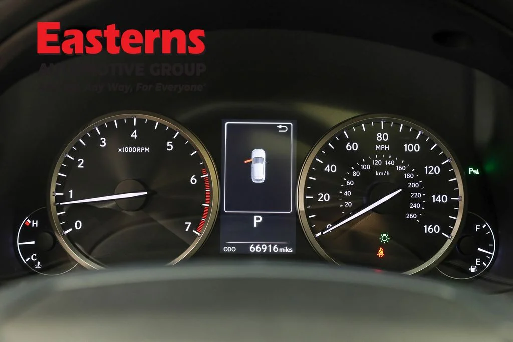 Used 2019 White Lexus 300 Base image 18