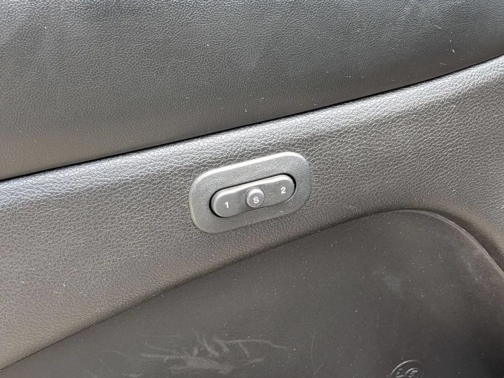 Used 2021 Gray Jeep Limited image 13