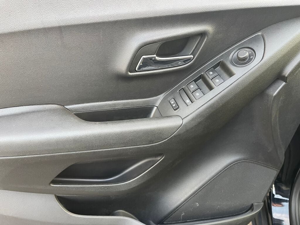 Used 2019 Mosaic Black Metallic Chevrolet LS image 7