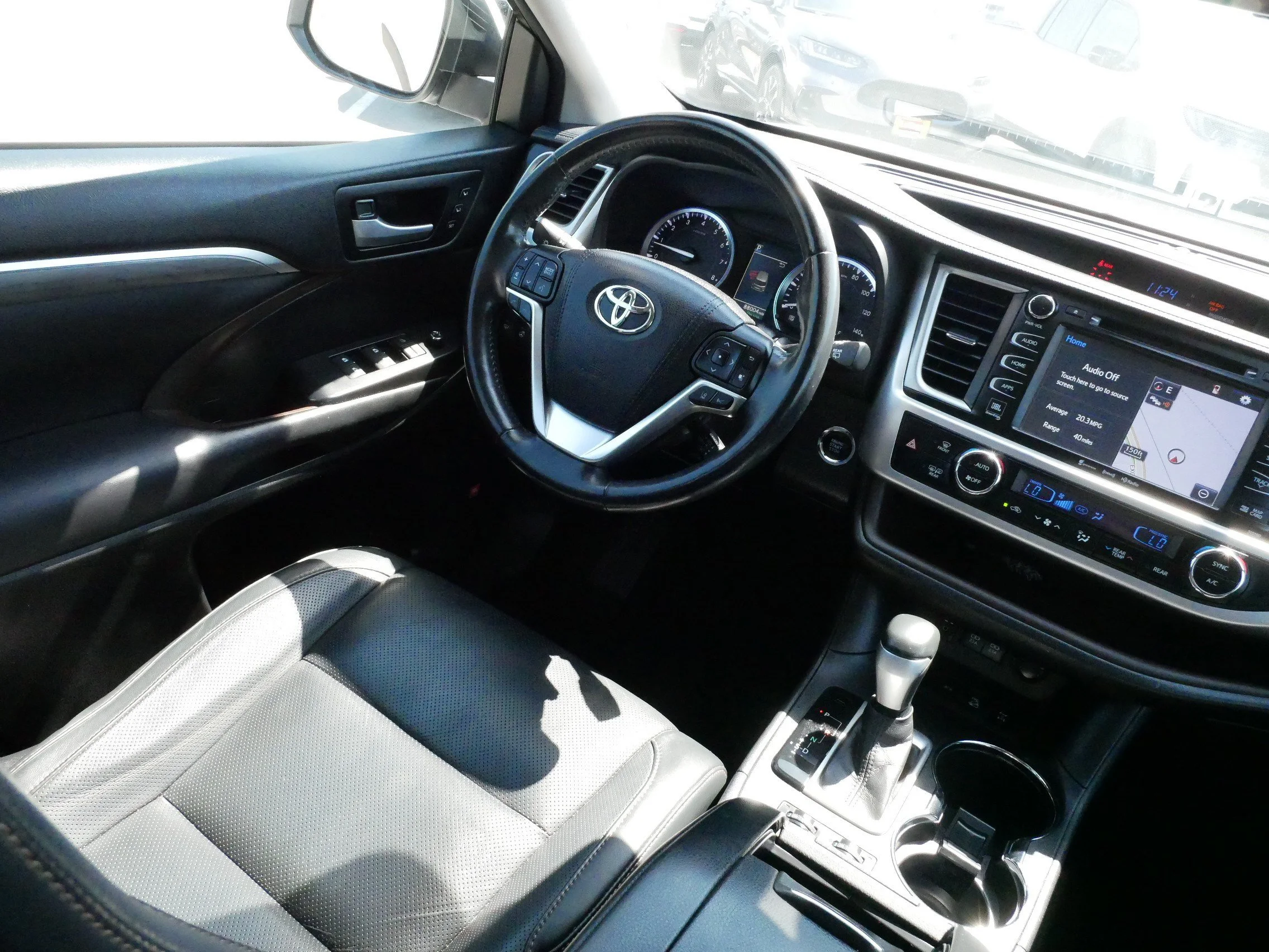Used 2017 Blizzard Pearl Toyota Limited Platinum image 9