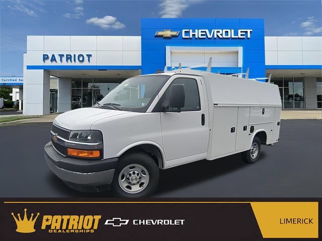 2025 Chevrolet Express Cutaway