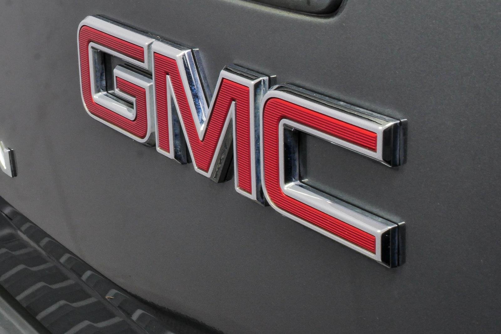Used 2016 CYBER GRAY METALLIC GMC 4WD SLE image 33