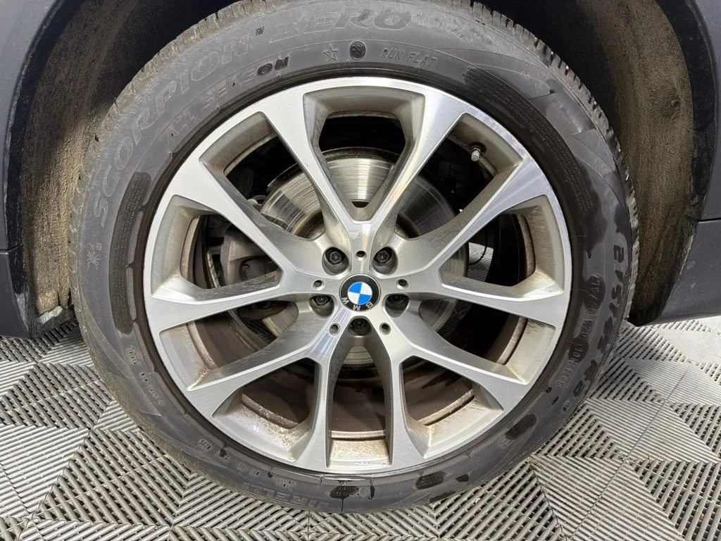 Certified Used 2024 White BMW xDrive40i image 9