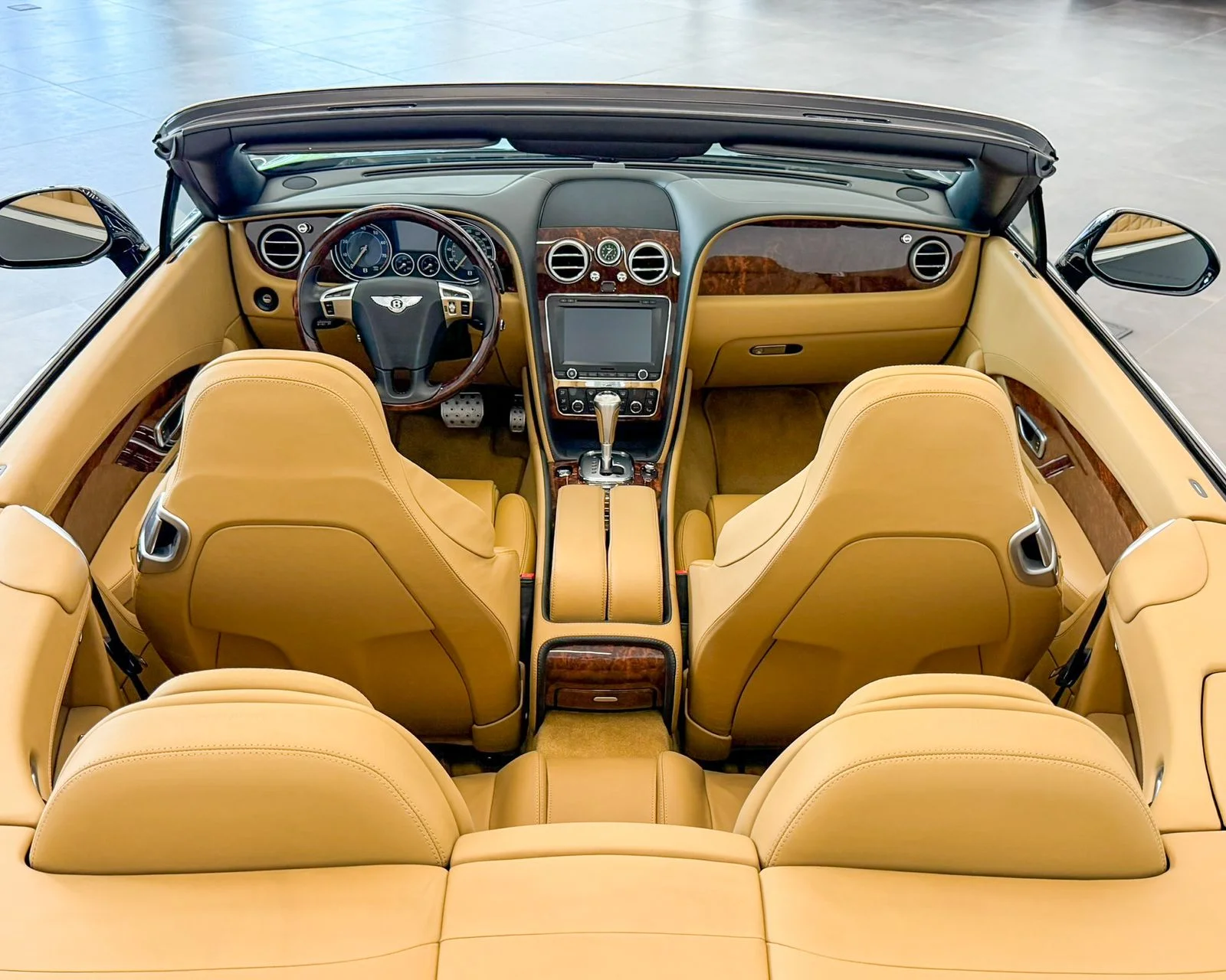 Used 2014 Black Bentley Base image 33