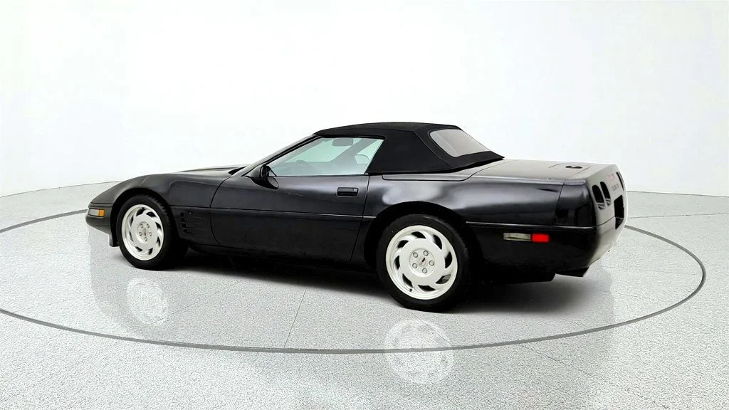 Used 1991 Black Chevrolet 2dr Convertible image 7