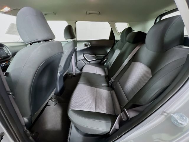 2024 Kia Soul LX - Photo 21