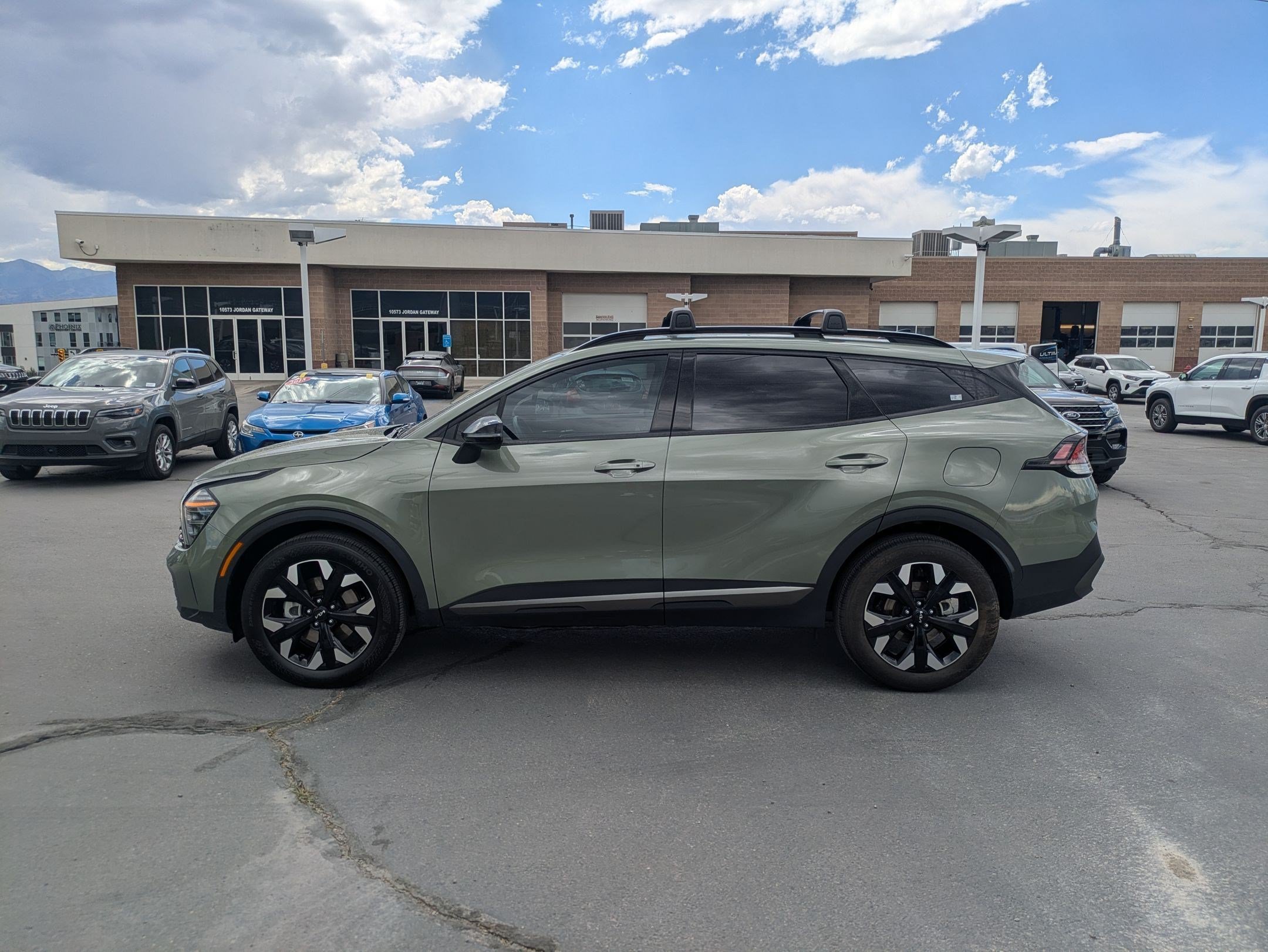 Used 2024 Jungle Green Kia X-Line image 2