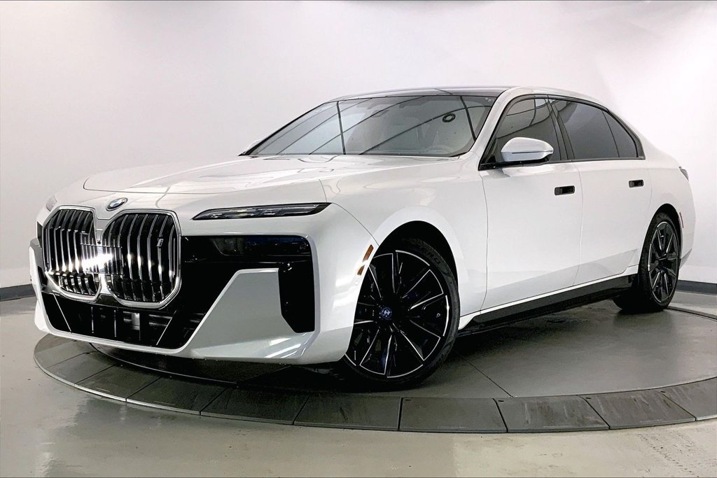 Certified Used 2023 Mineral White Metallic BMW  image 10