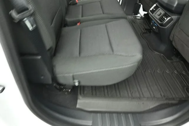 Certified Used 2023 Oxford White Ford XLT image 27