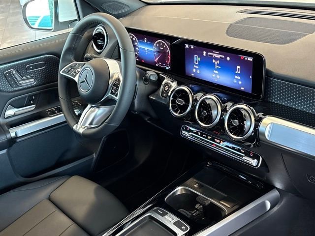New 2026 Polar White Mercedes-Benz GLB 250 image 53