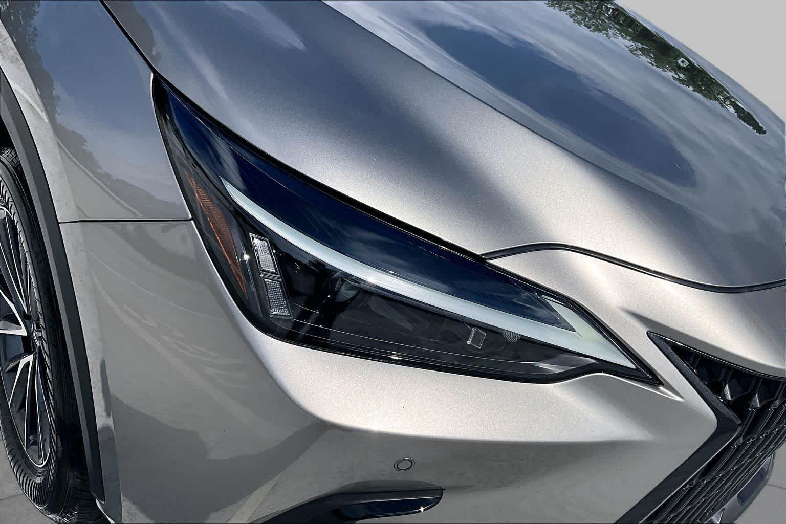 Used 2023 Atomic Silver Lexus Premium image 53
