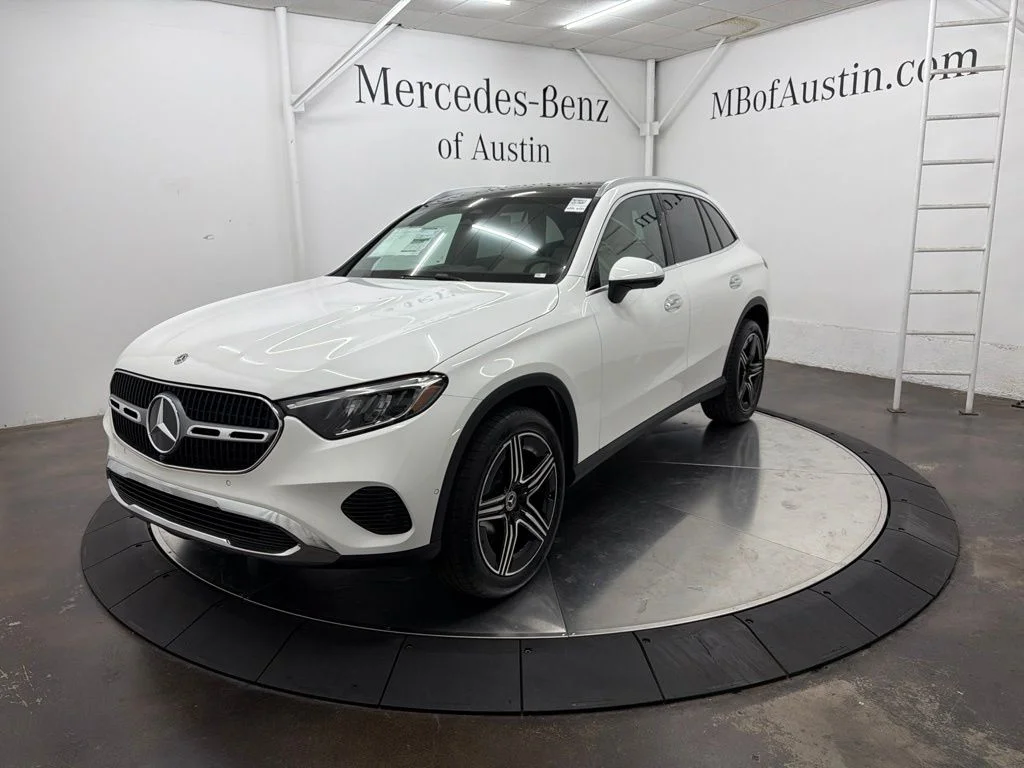 New 2027 White Mercedes-Benz GLC 300 image 4