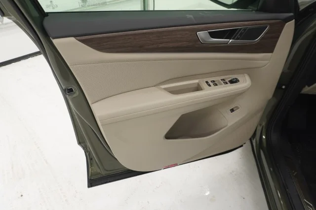 New 2026 Avocado Green Pearl Volkswagen 2.0T SEL image 15
