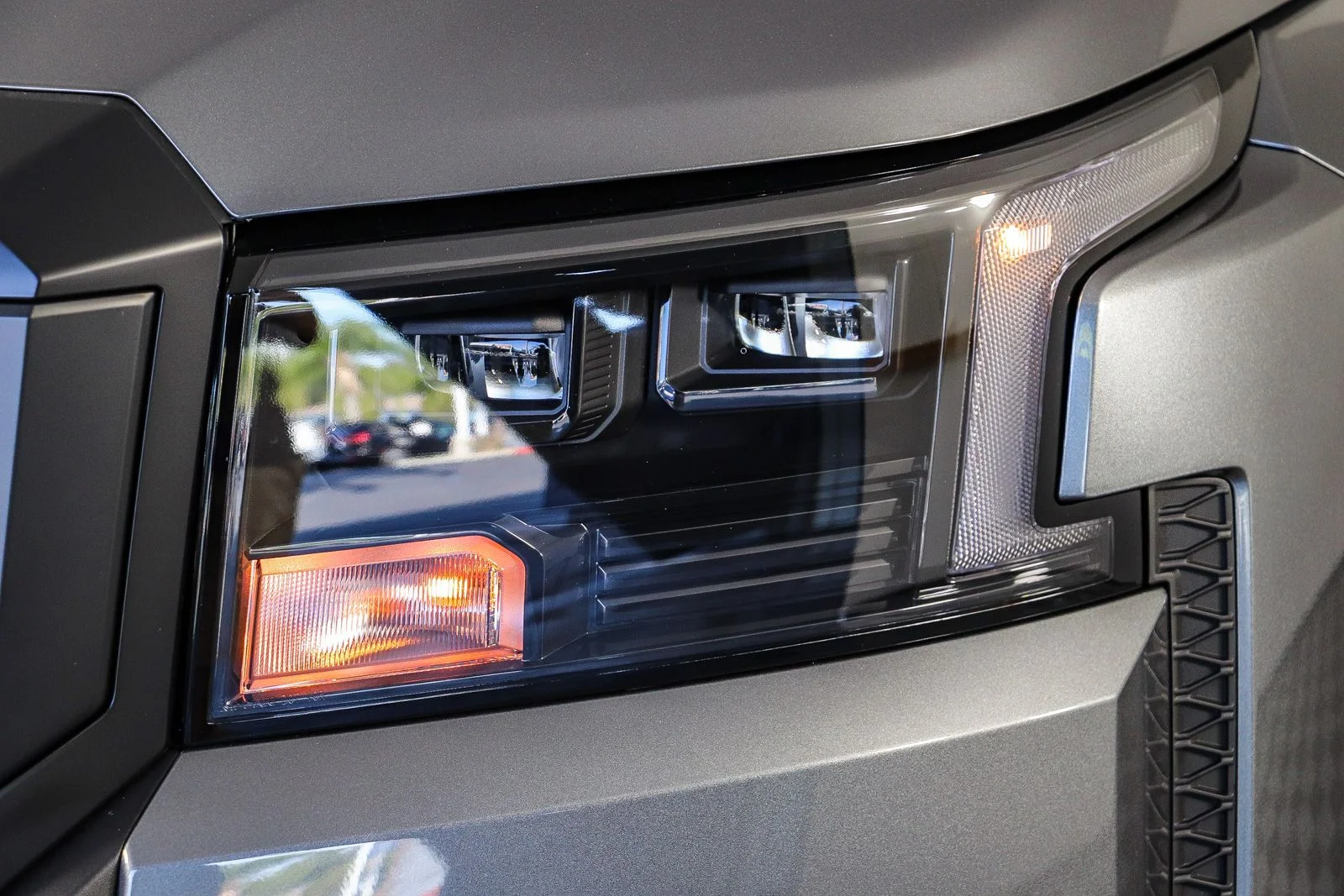 New 2027 Gray Nissan S image 4