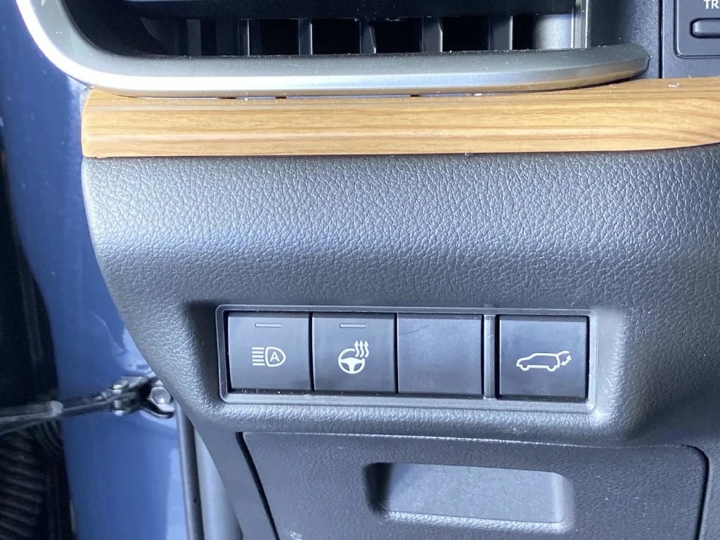Used 2025 Cloud Toyota Platinum image 21