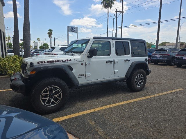Used 2025  Jeep Rubicon image 1