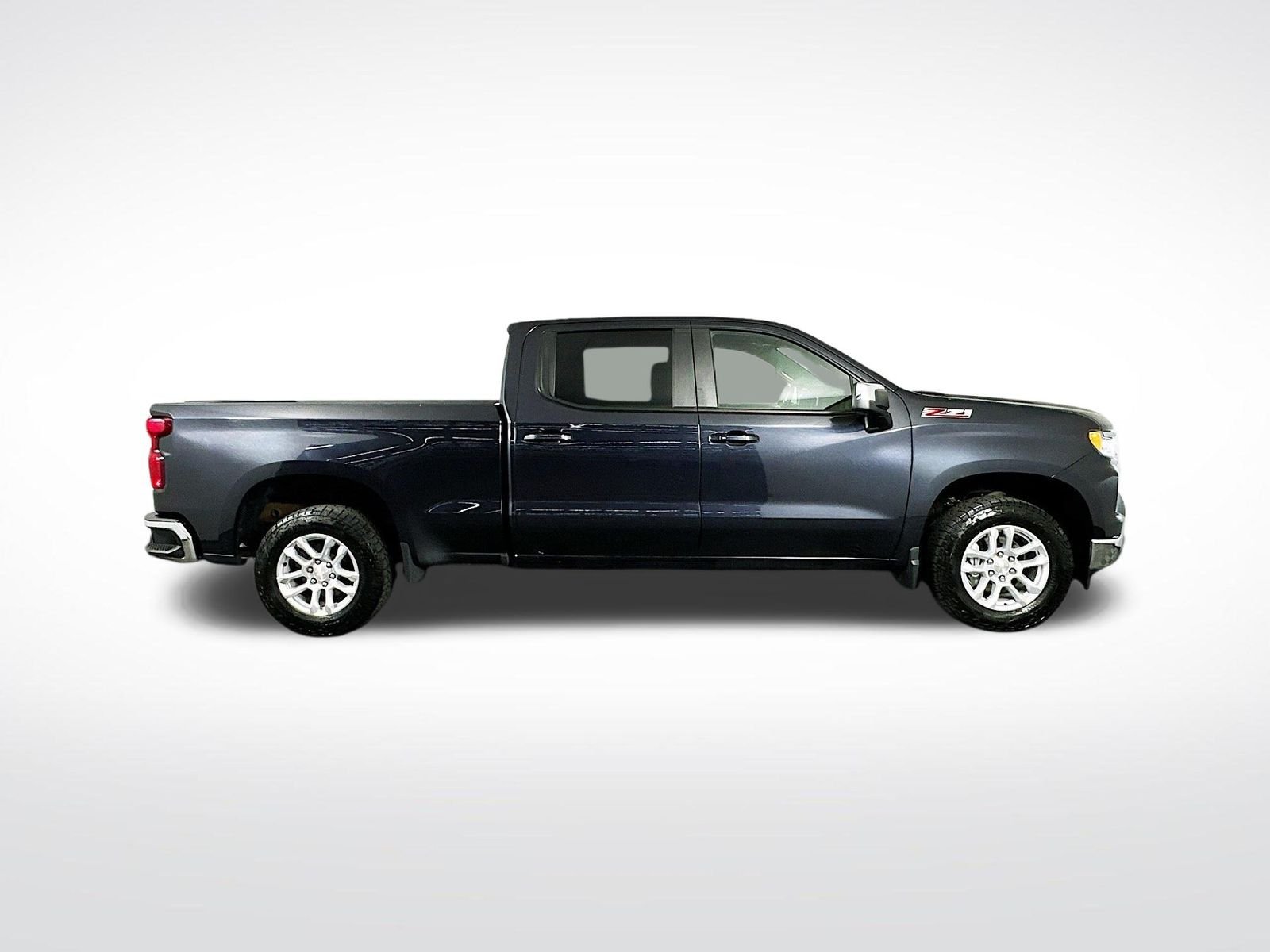 Used 2022 Dark Ash Metallic Chevrolet LT image 9
