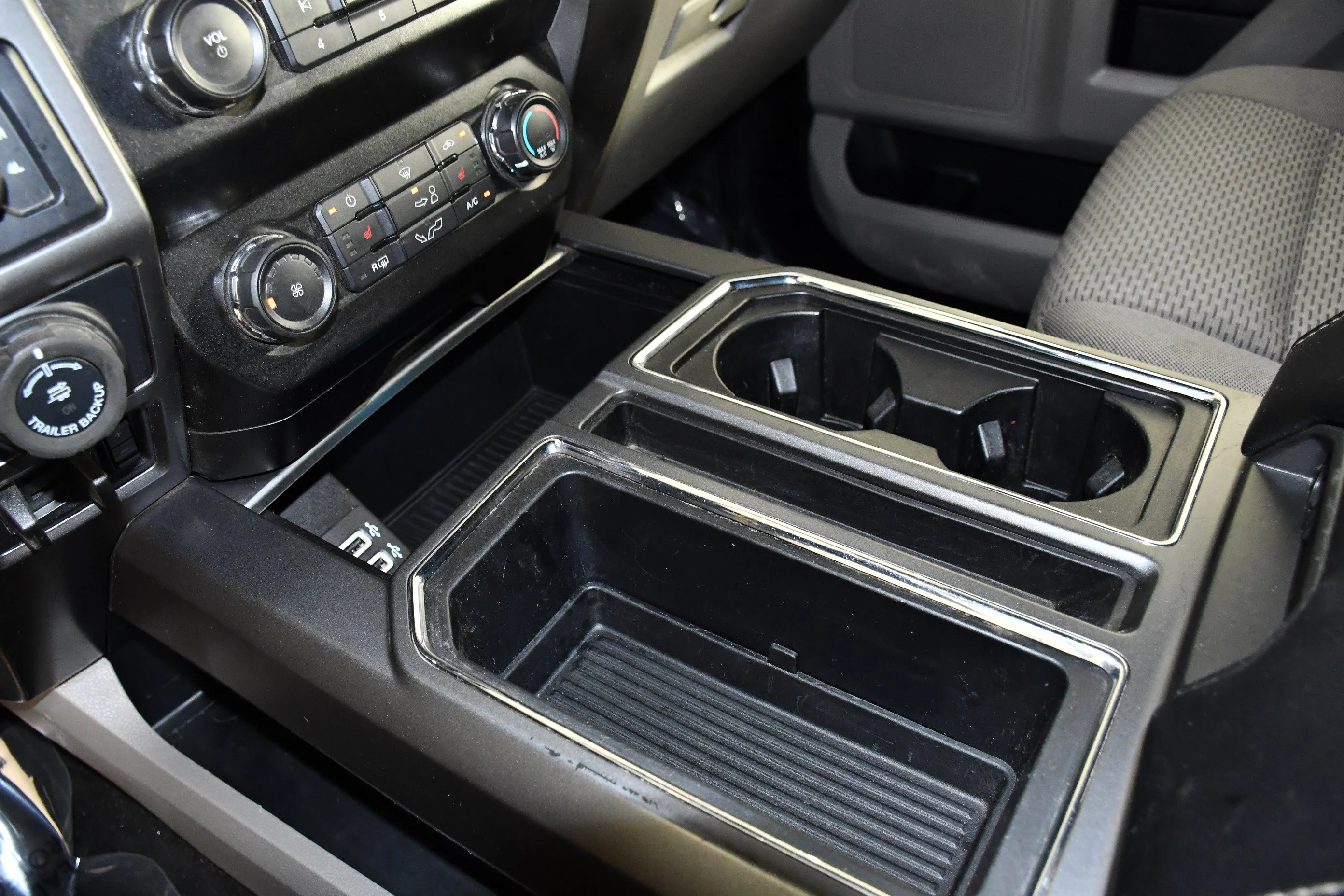 Used 2019 Black Metallic Ford XLT image 37